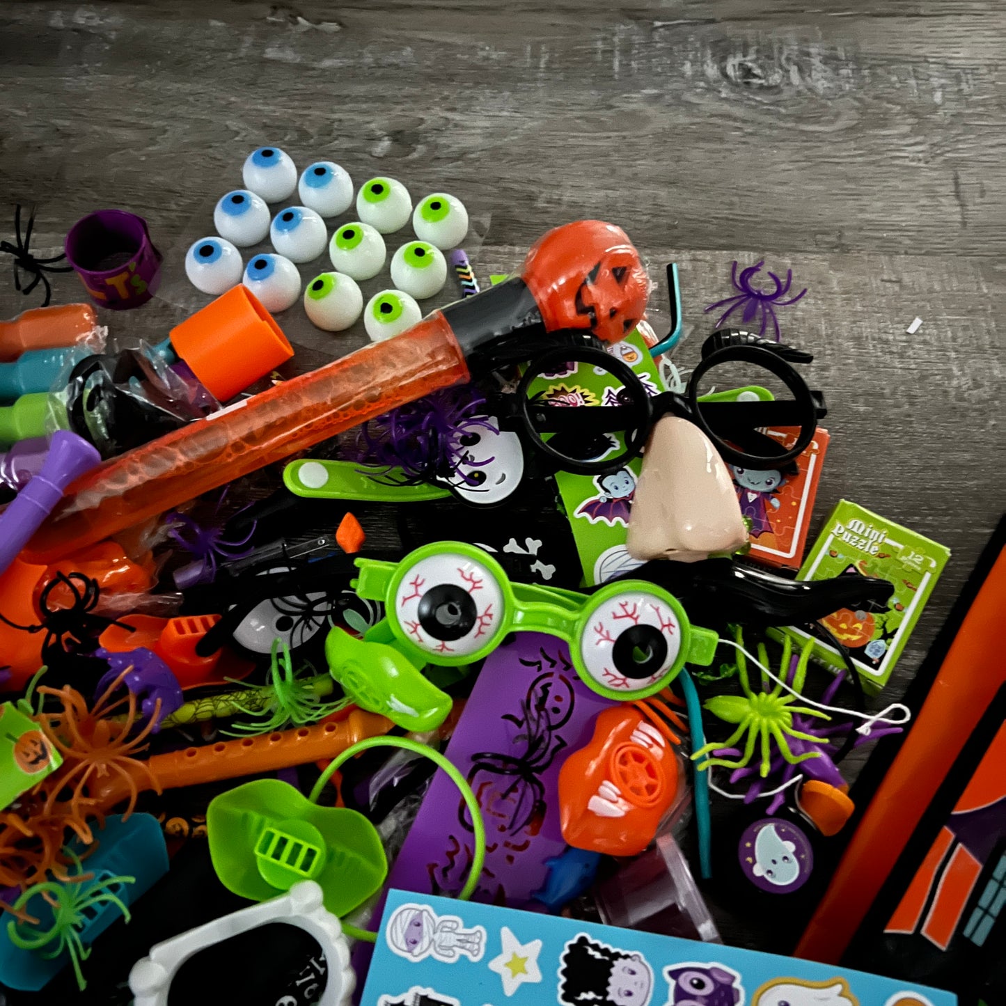 200 Ct Assorted Halloween Novelty Toys with Free Large Tote Bag Allergy FREE